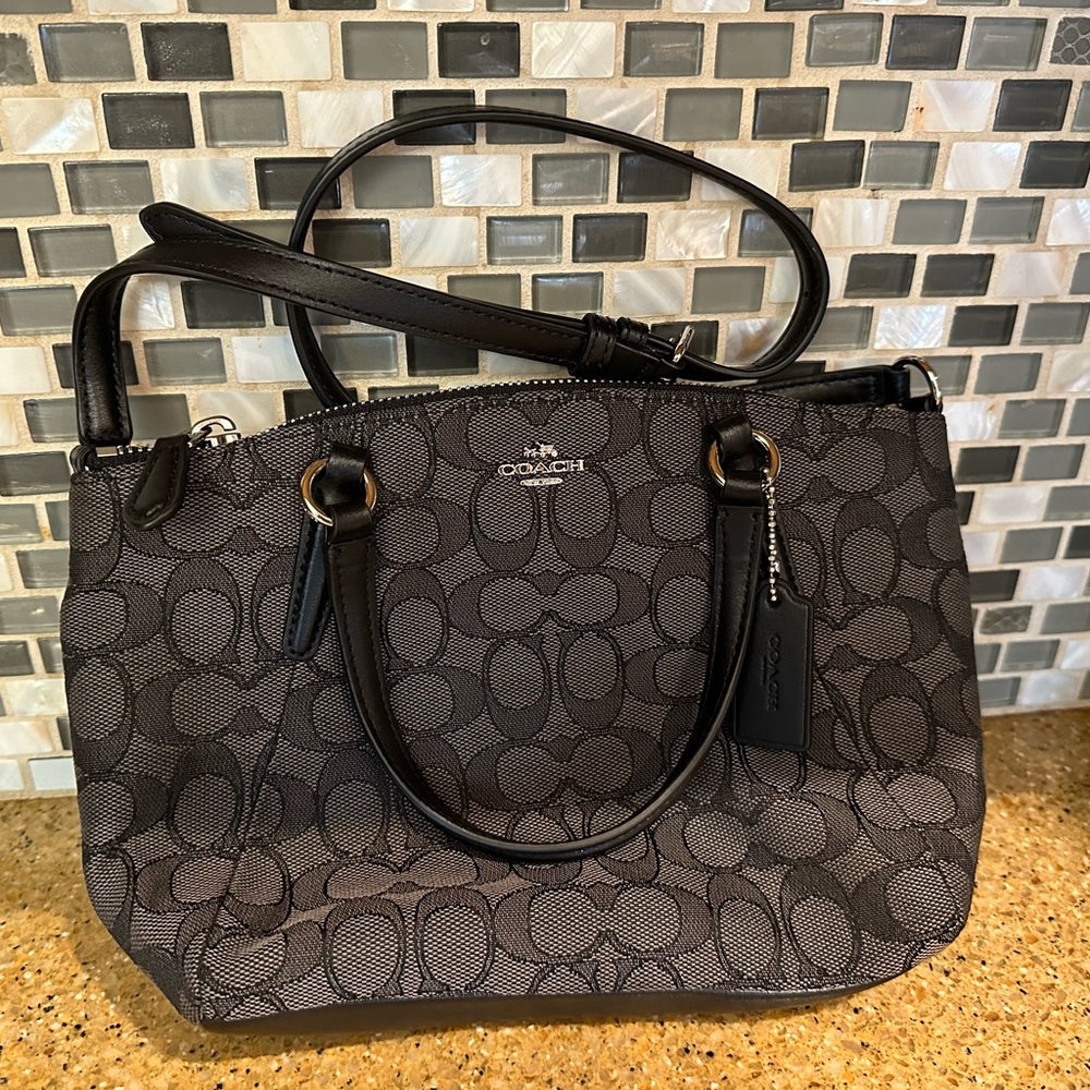 NWT Coach Authentic Signature Mini Kelsey bag, clean, never used, well-kept!